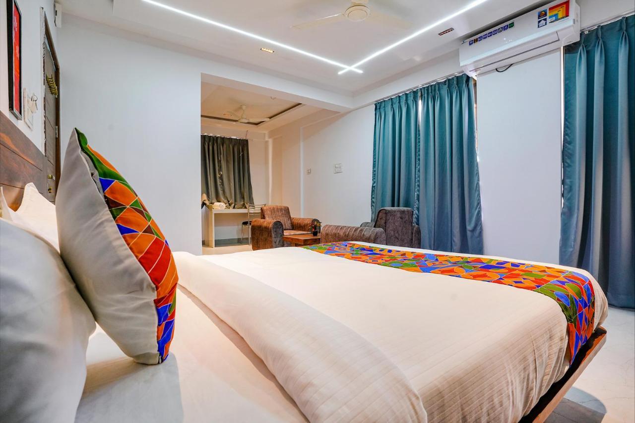 Fabhotel Crystal Inn - Nr Suvarndeep Chowk Pimpri-Chinchwad Eksteriør bilde