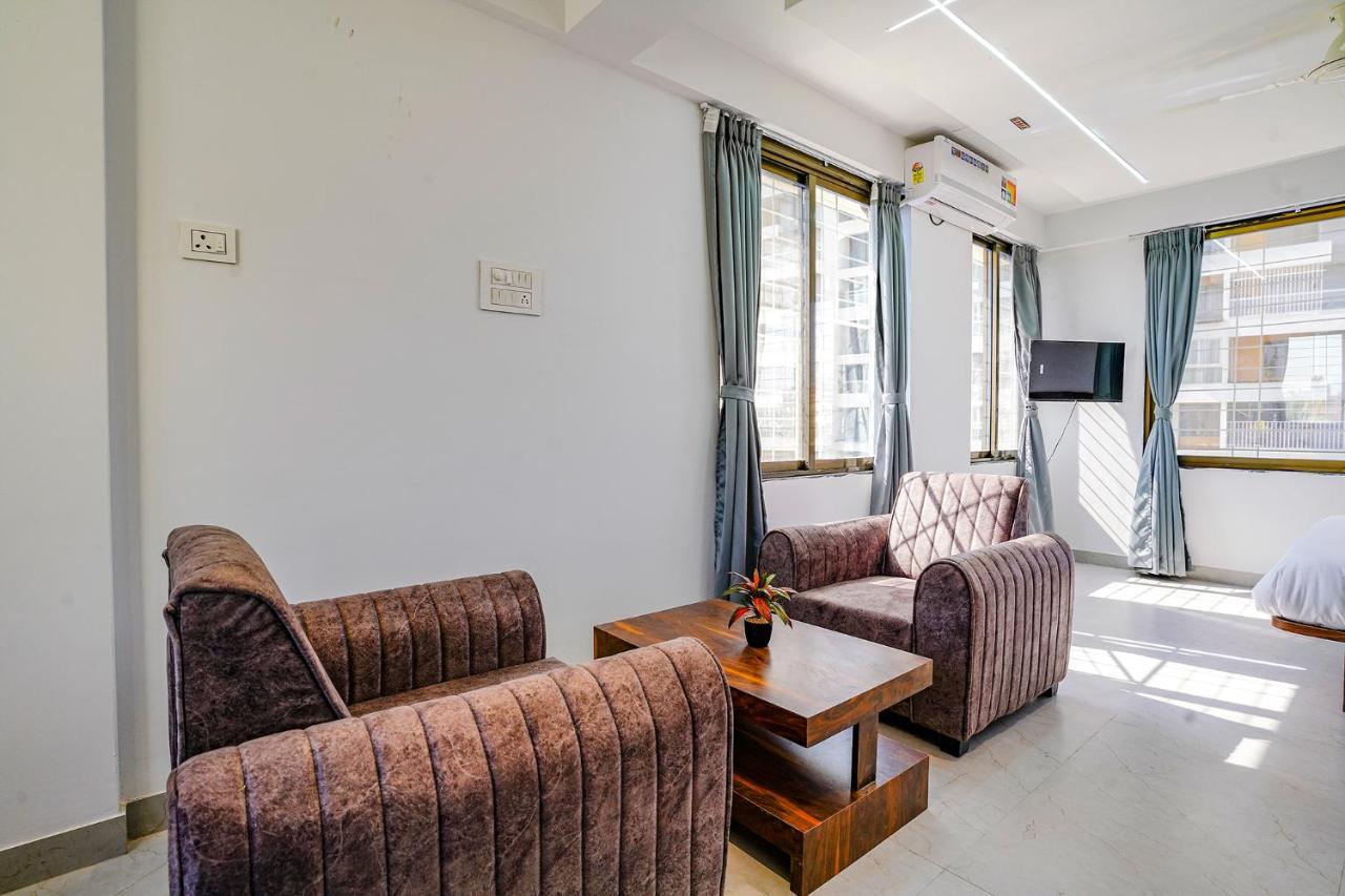 Fabhotel Crystal Inn - Nr Suvarndeep Chowk Pimpri-Chinchwad Eksteriør bilde